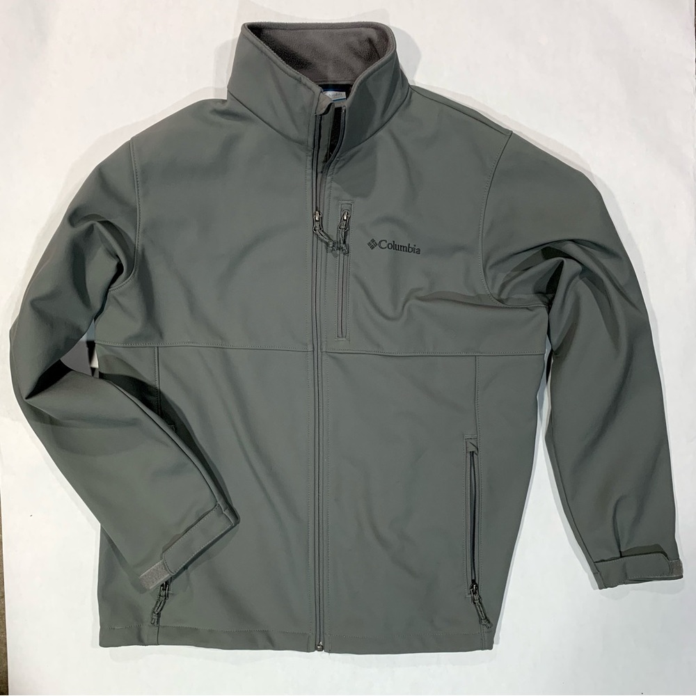 Columbia Men's Performance Jacket in Gray